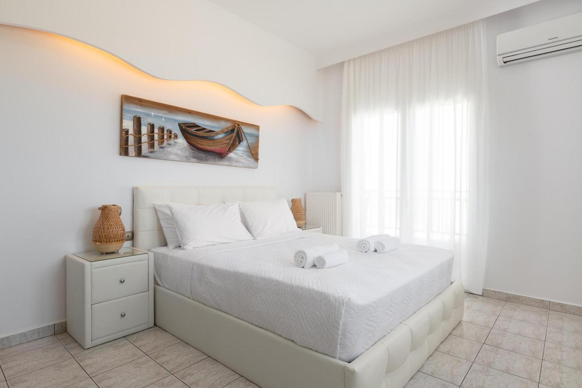White&Blue Luxury Suites Ialysos  Ngoại thất bức ảnh
