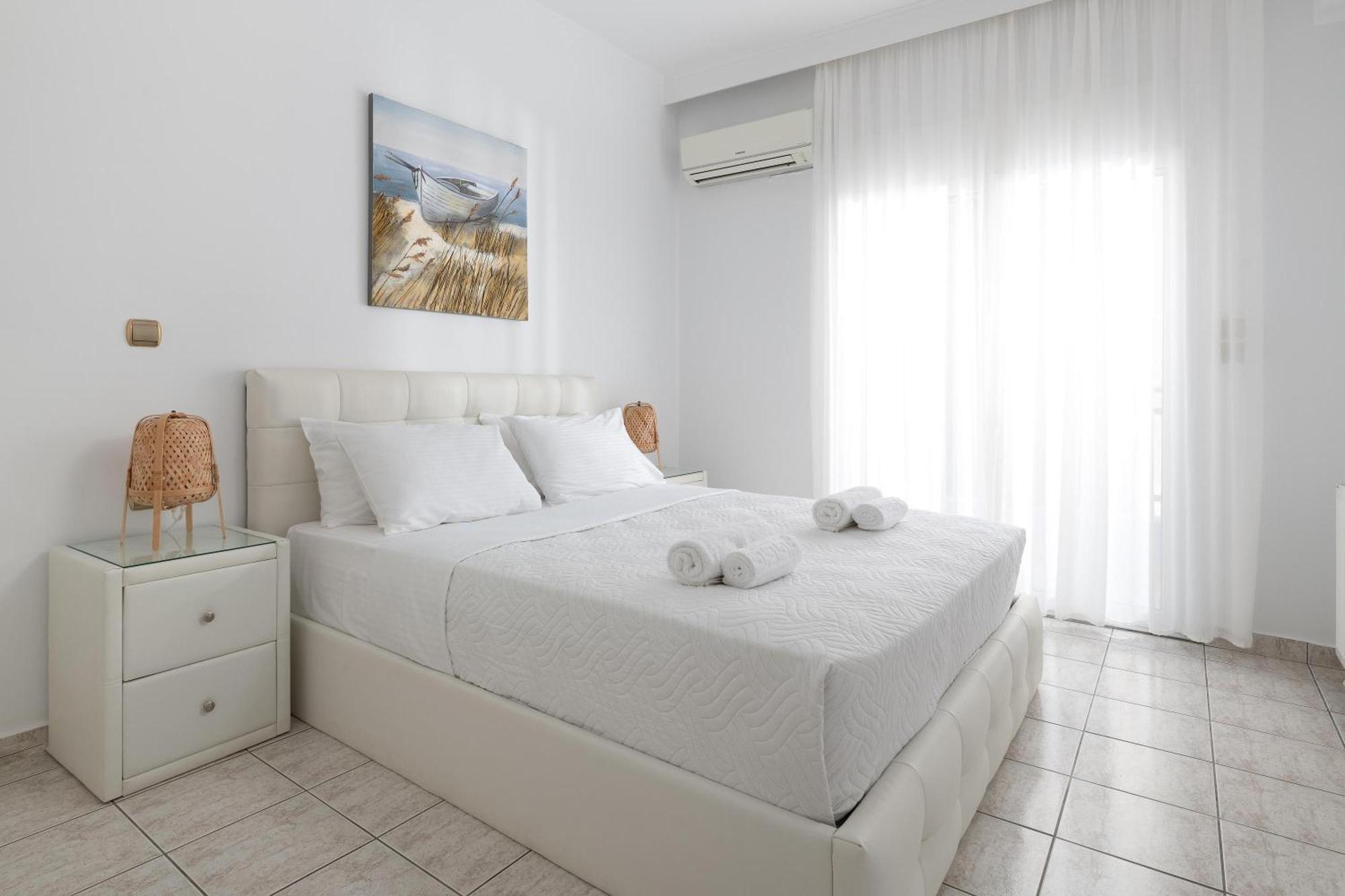 White&Blue Luxury Suites Ialysos  Ngoại thất bức ảnh