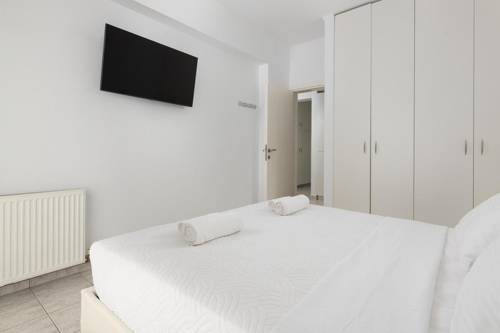 White&Blue Luxury Suites Ialysos  Ngoại thất bức ảnh
