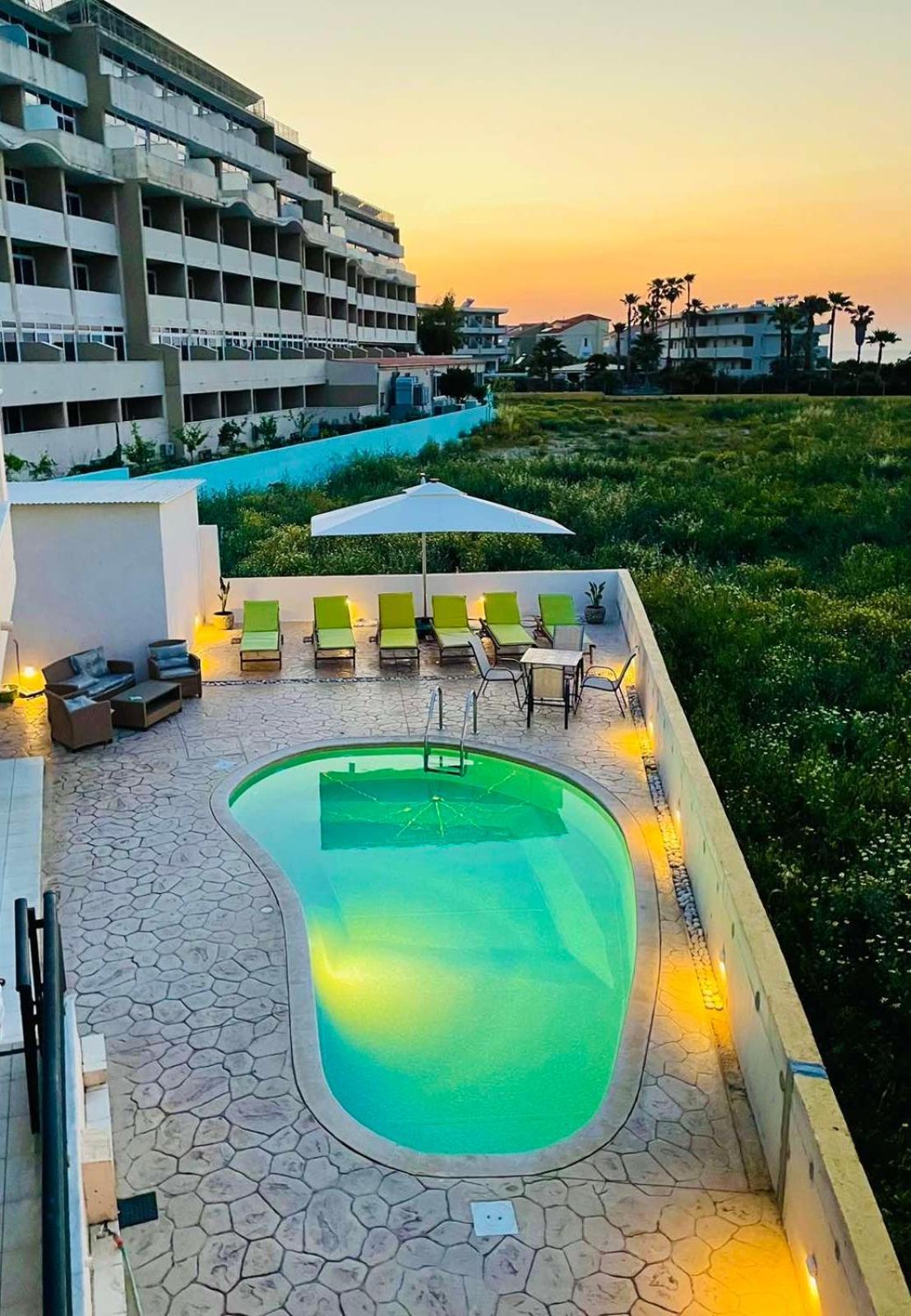 White&Blue Luxury Suites Ialysos  Ngoại thất bức ảnh