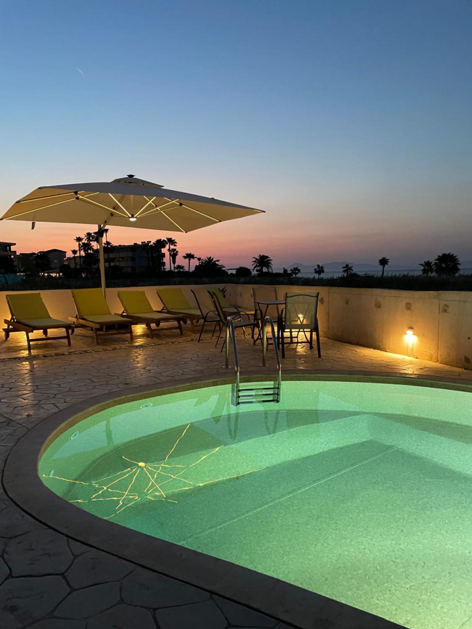 White&Blue Luxury Suites Ialysos  Ngoại thất bức ảnh