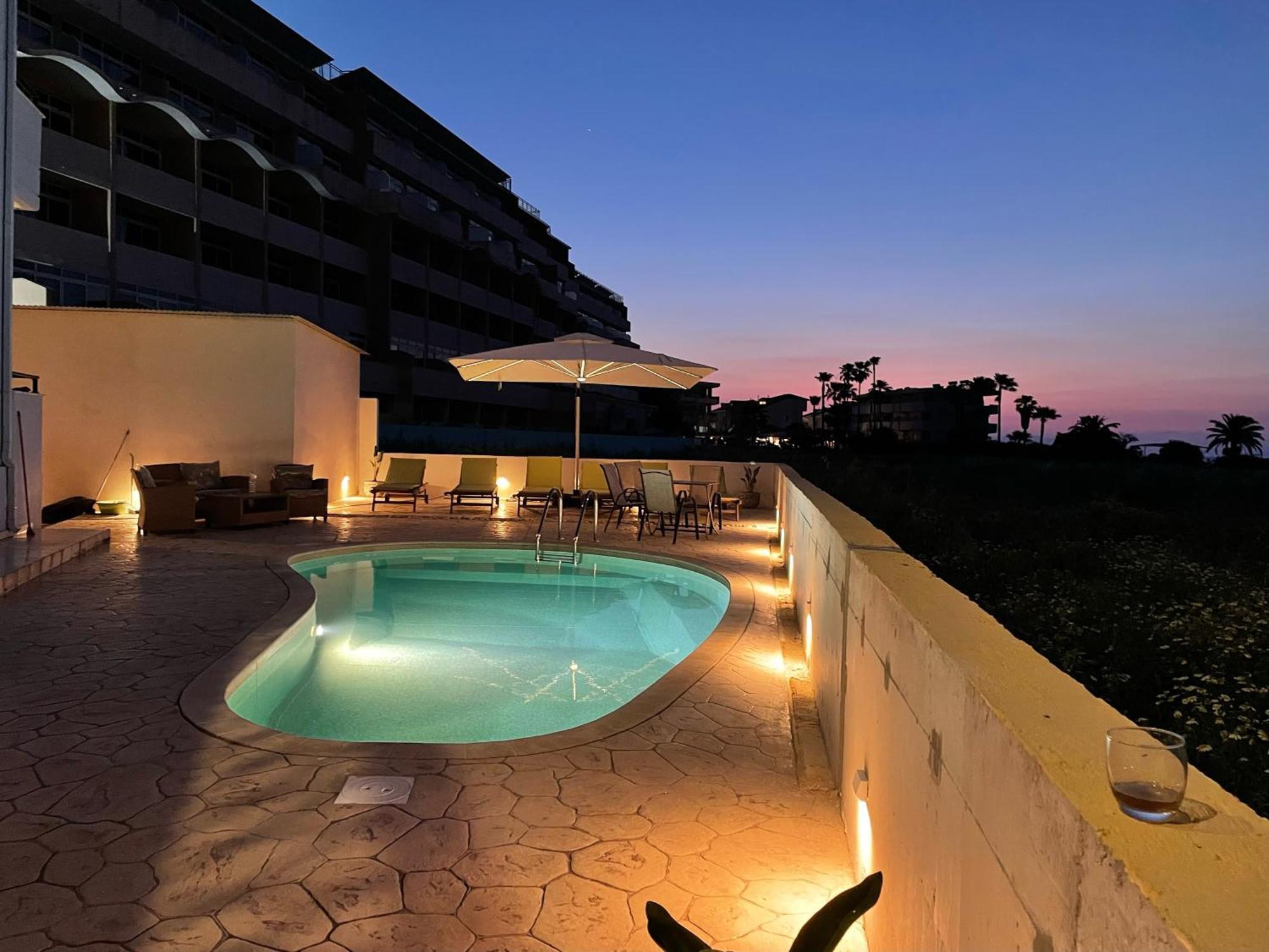 White&Blue Luxury Suites Ialysos  Ngoại thất bức ảnh