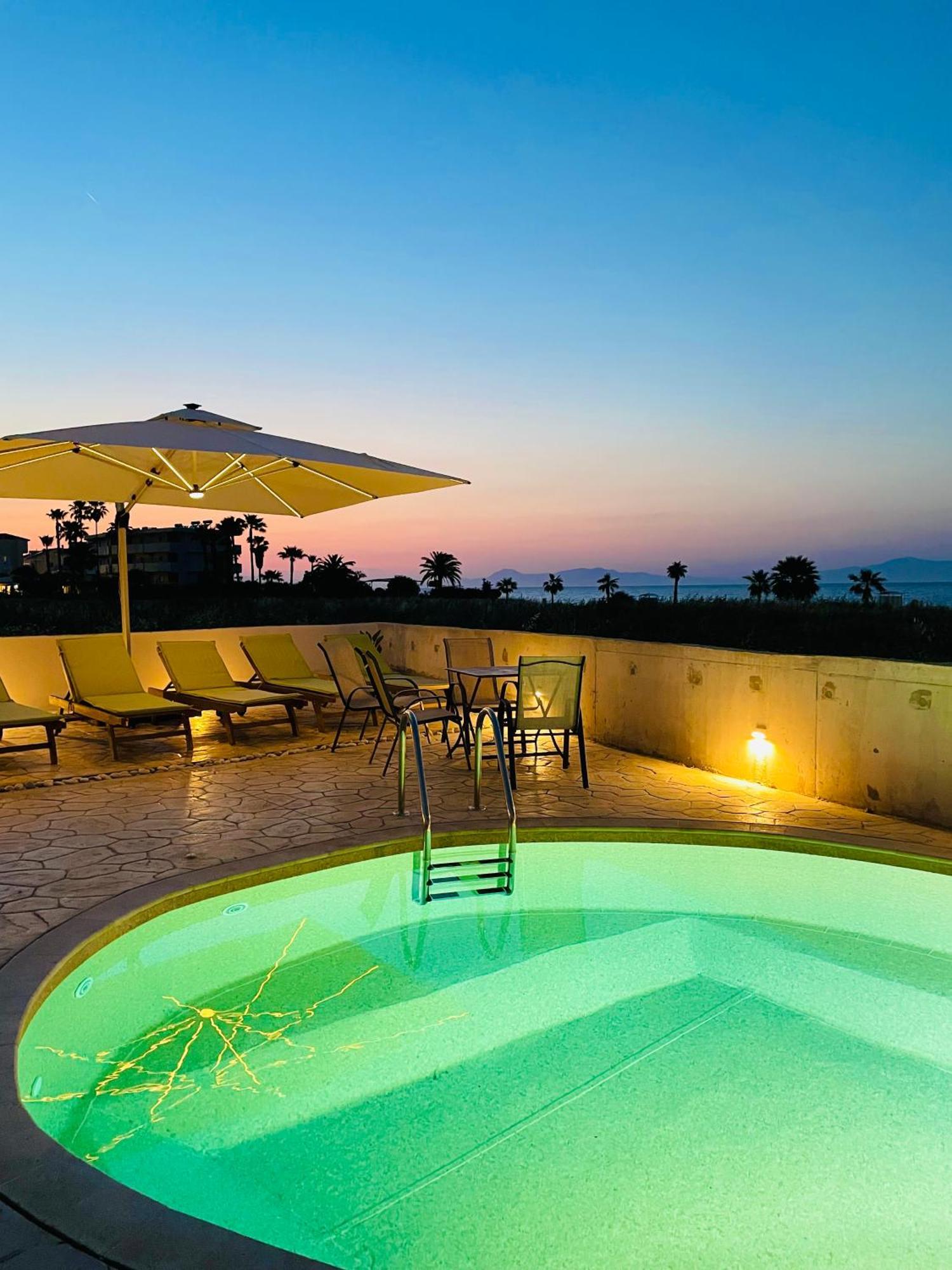 White&Blue Luxury Suites Ialysos  Ngoại thất bức ảnh